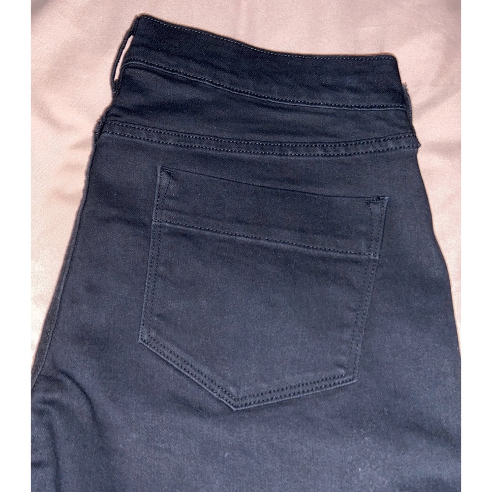Old Navy Sweetheart Skinny Jean NWOT in Blackjack